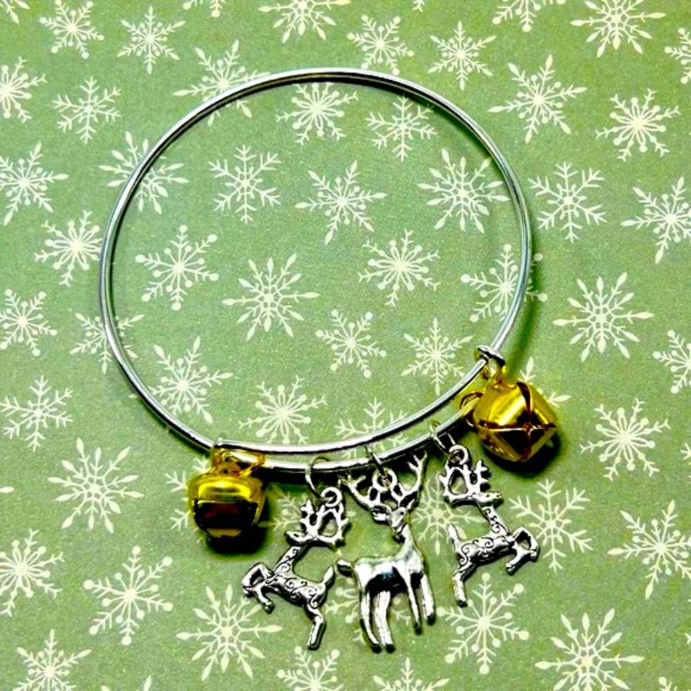 Handmade Christmas Jingle Bell Charm Bracelet!